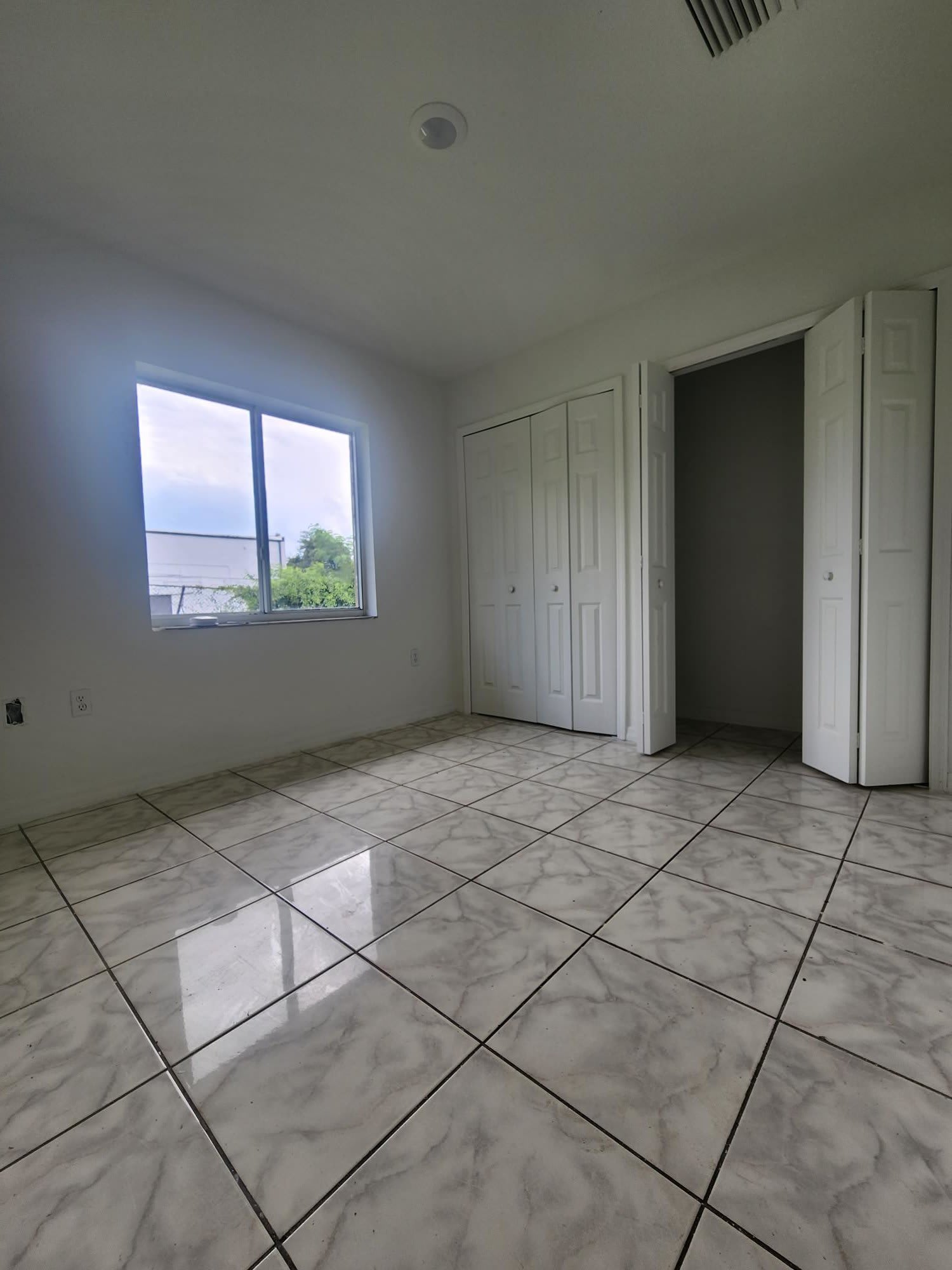 1900 Northwest 76th Street – photo 4