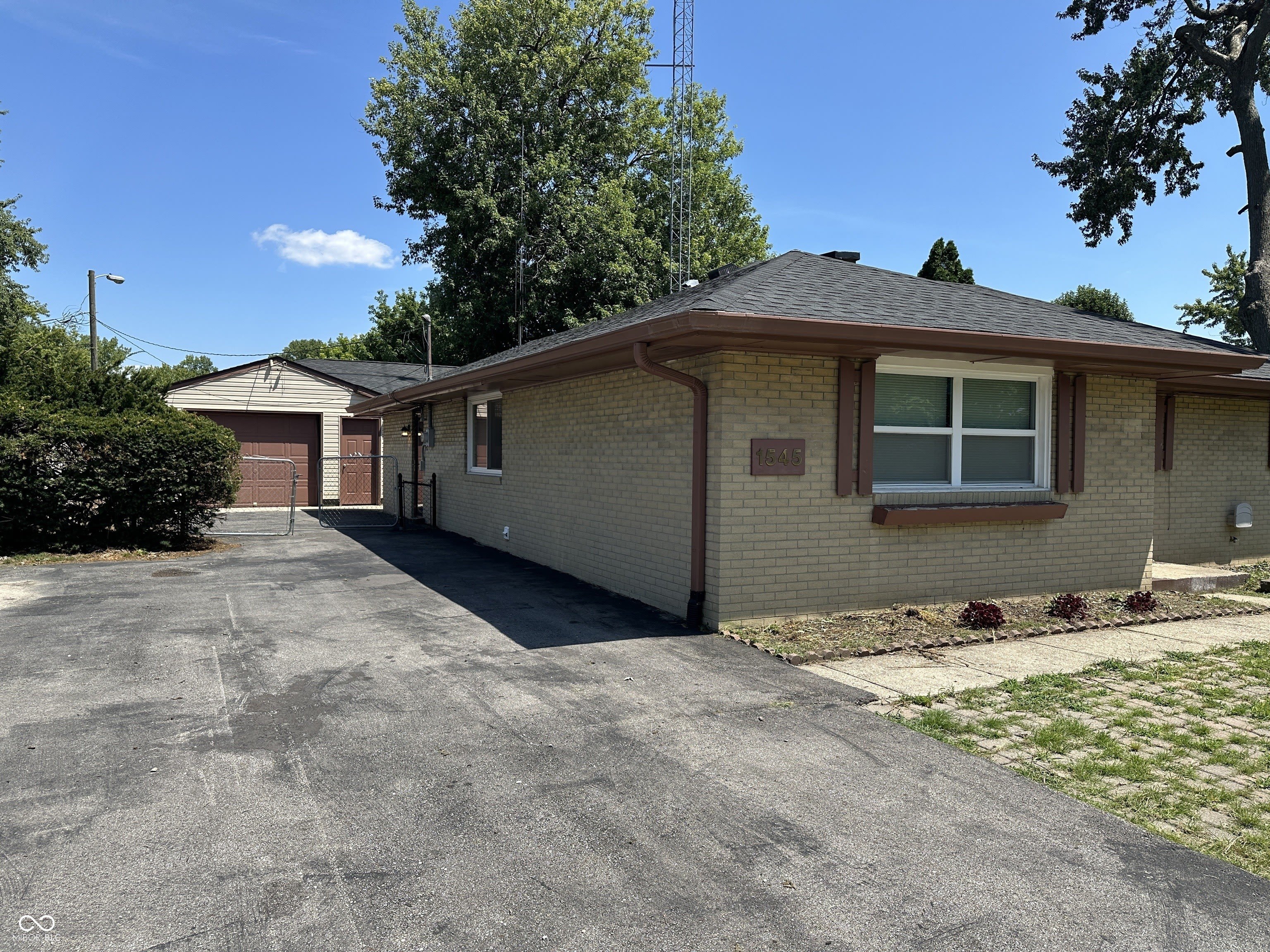 1545 Temperance Avenue – photo 2