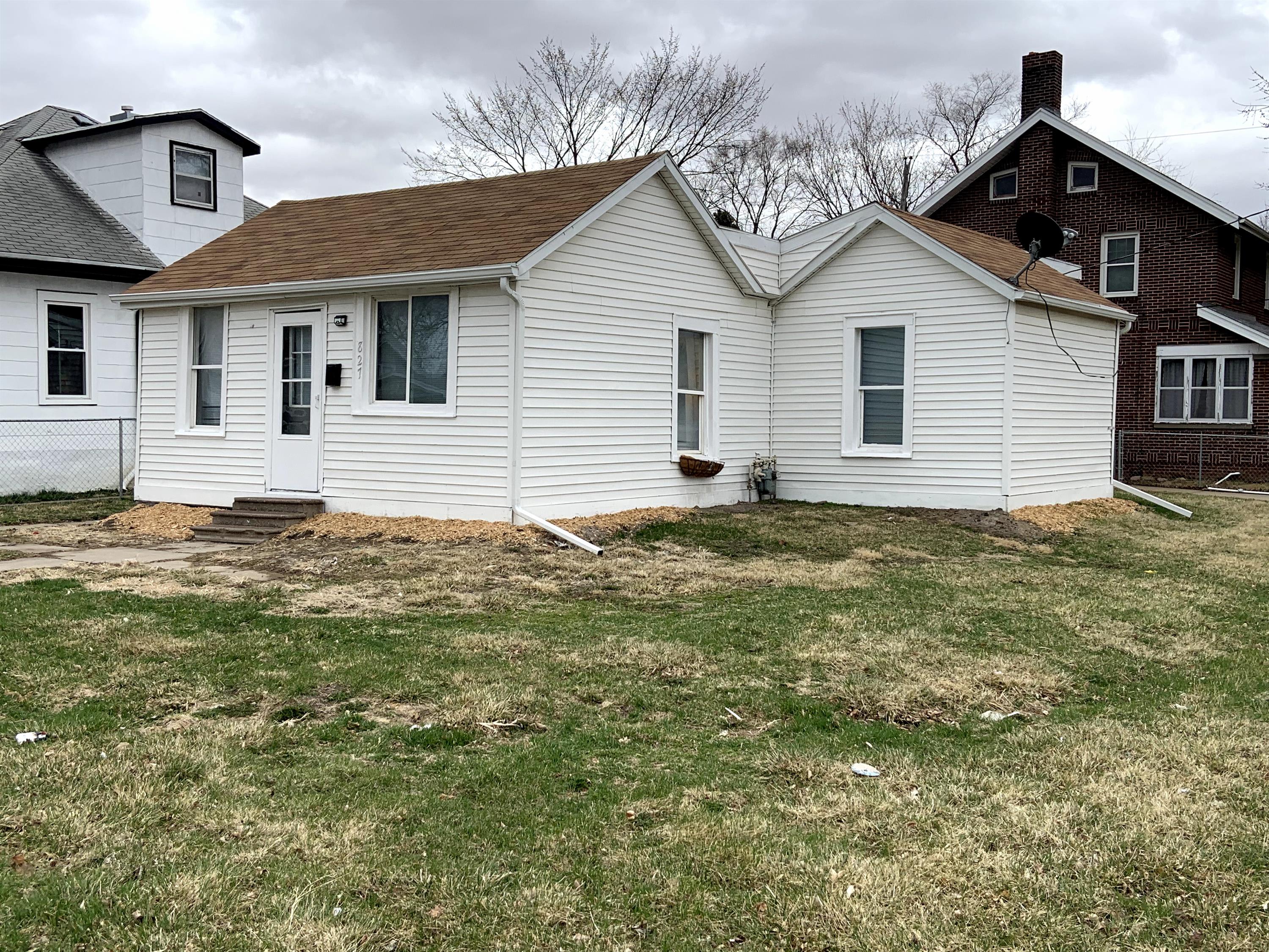 827 7Th Avenue – photo 1