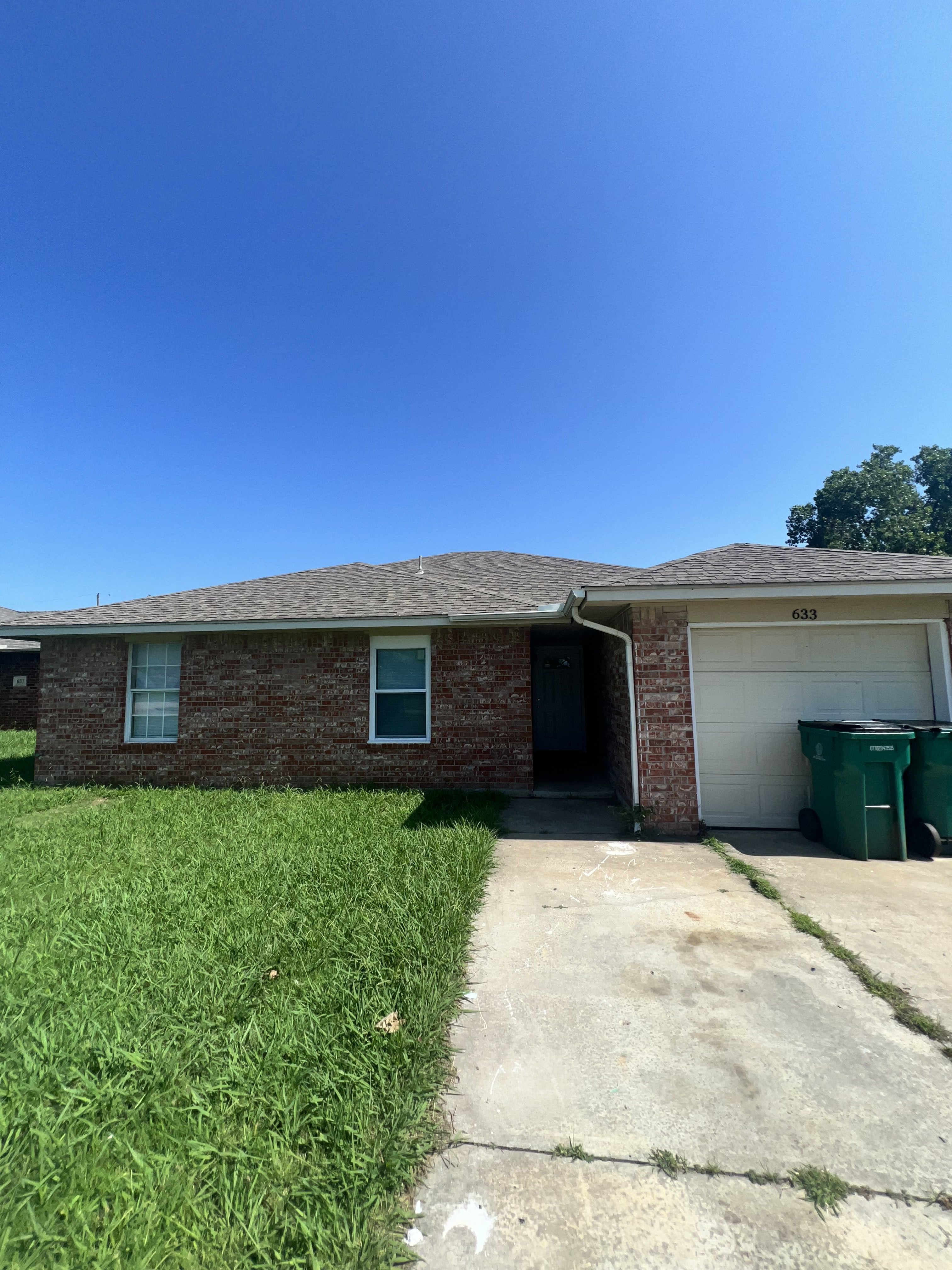 633 NW 111th St – photo 1