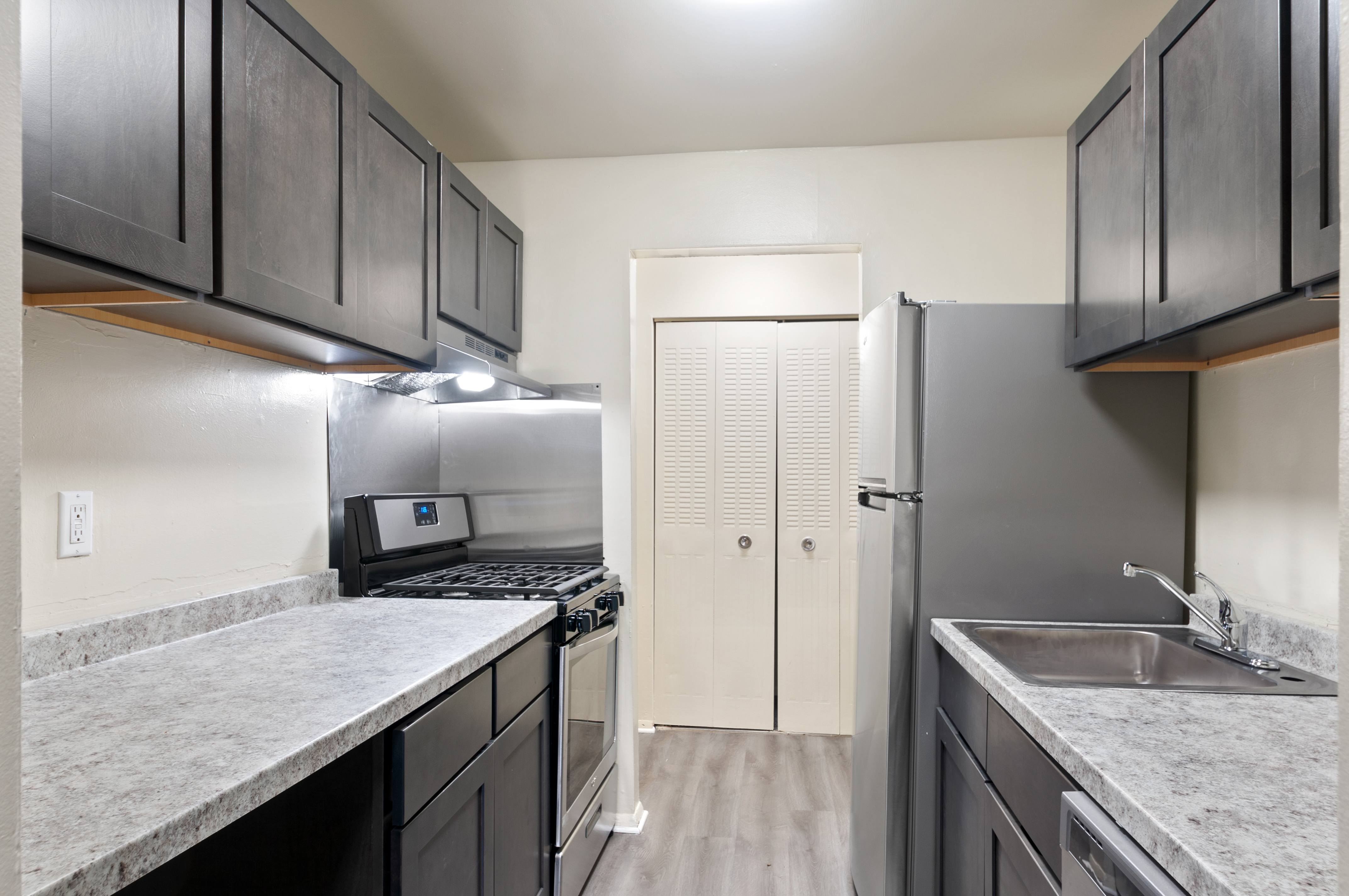 Pebble Hill Apartments – photo 2