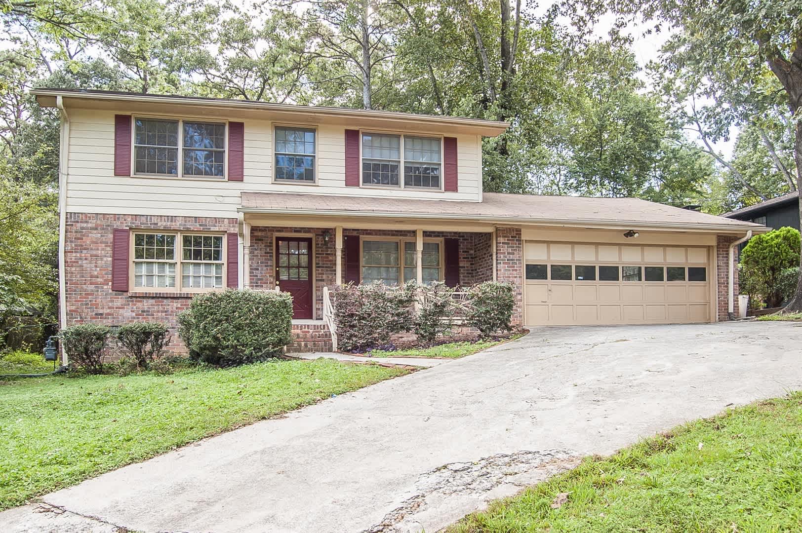 We have the wonderful 4 bed/3 bath you’ve been waiting for! – photo 1