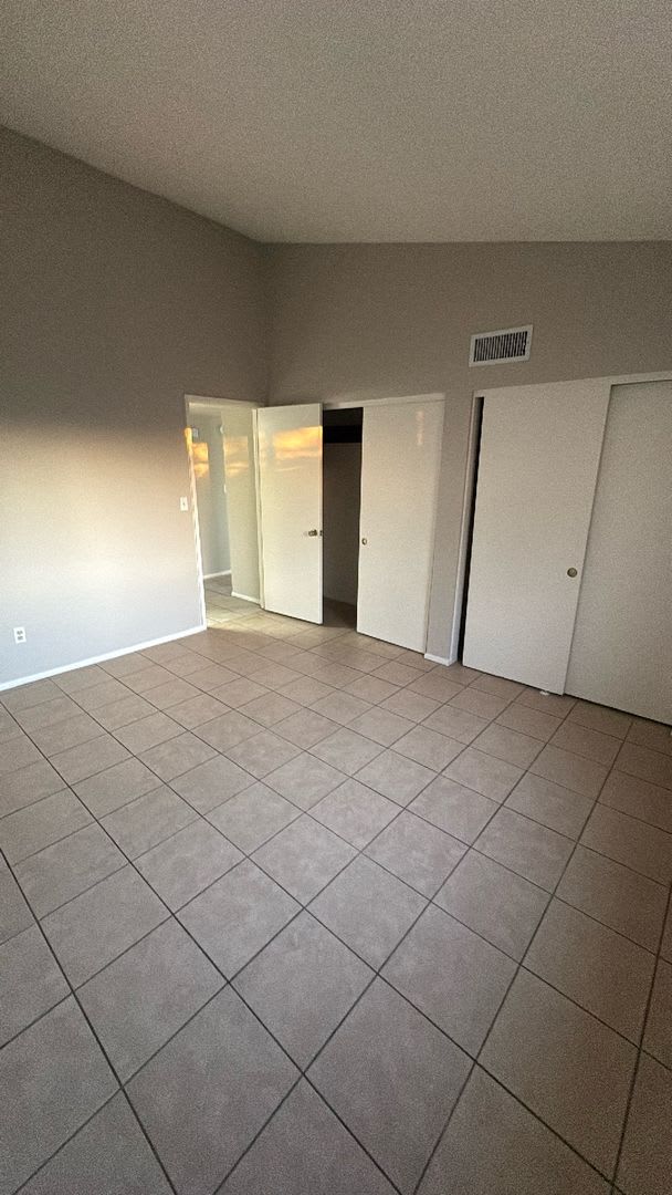 1664 S Robin Lane – photo 3