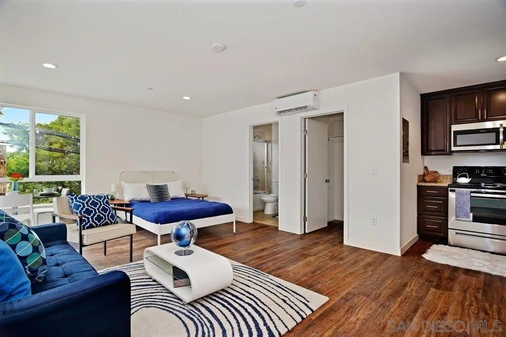 3580 4th Ave Unit C – photo 3
