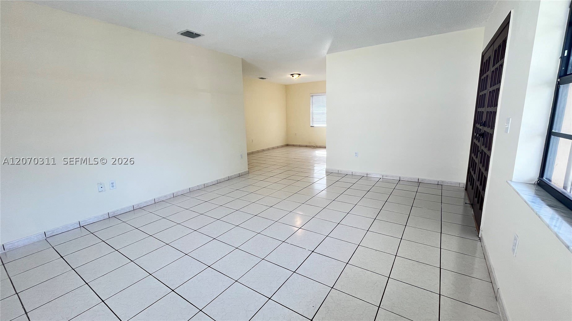 2820 SW 25th St – photo 3