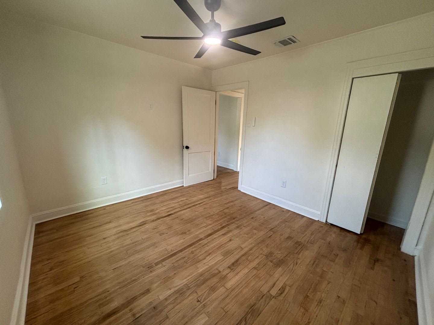 All Utilities included!! Two bedroom remodeled home- section 8 approved – photo 5
