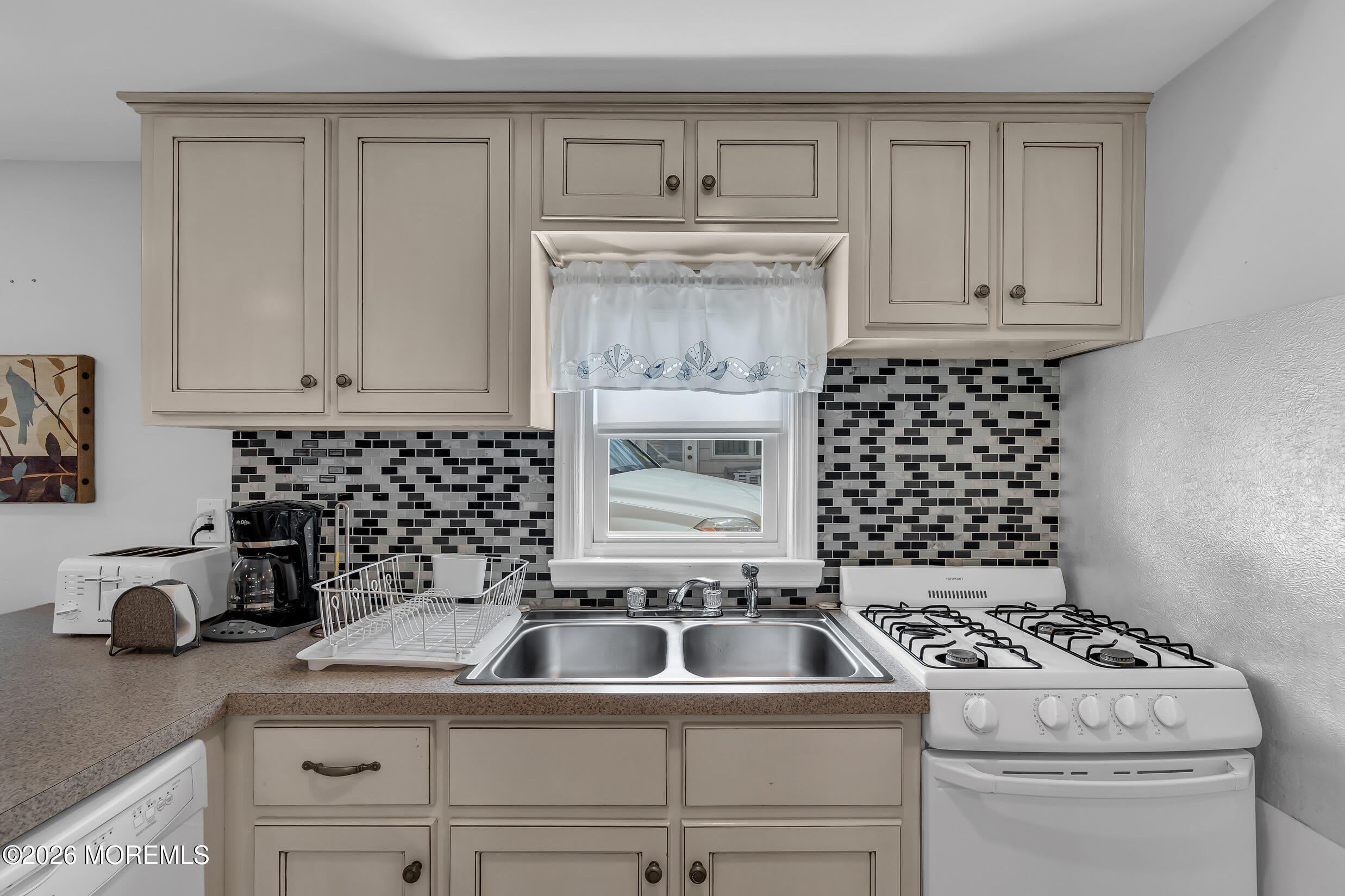 21 E Bay Way – photo 5