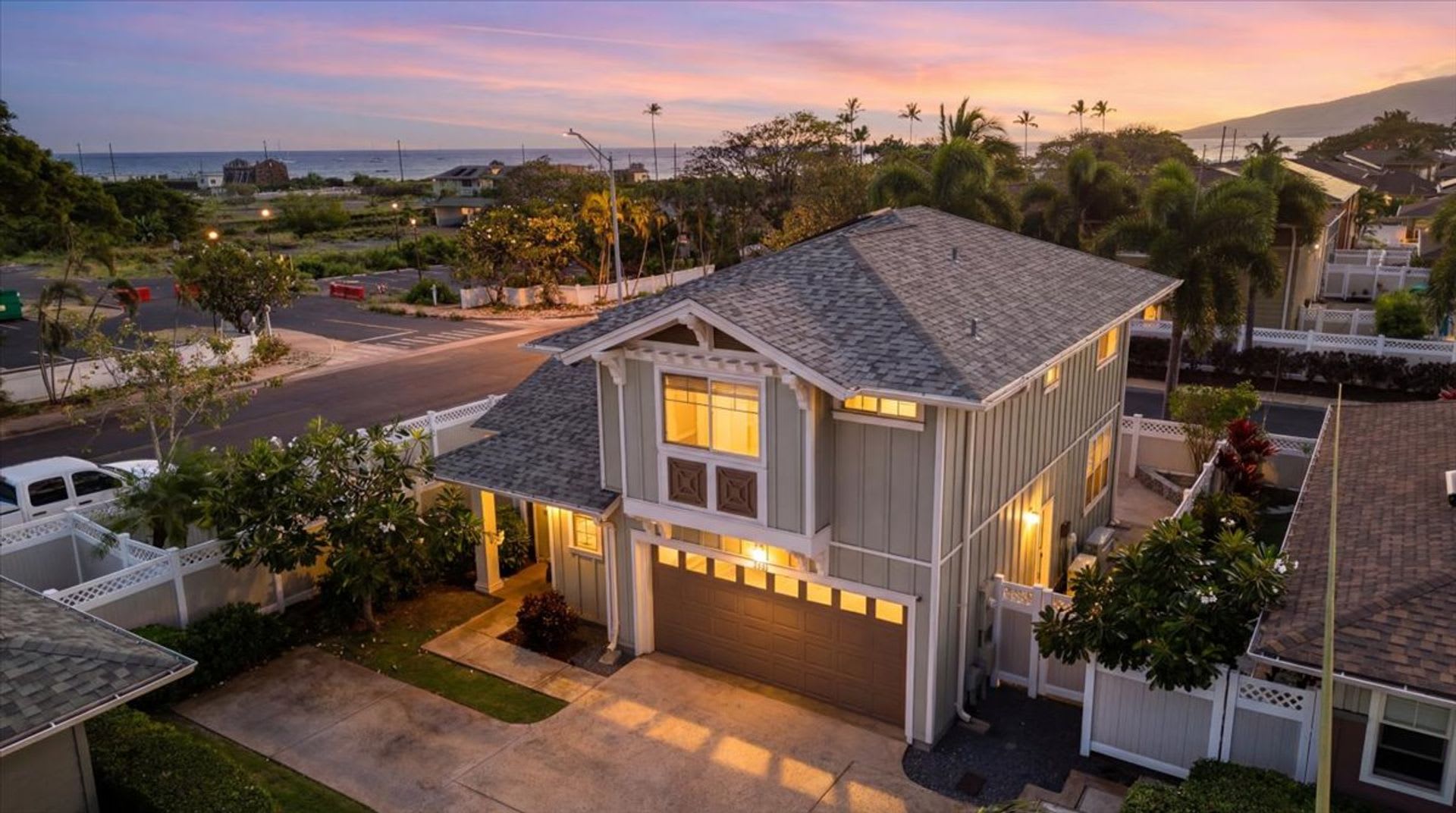 Modern Living in One of Lahaina’s Most Desirable Communities – photo 2