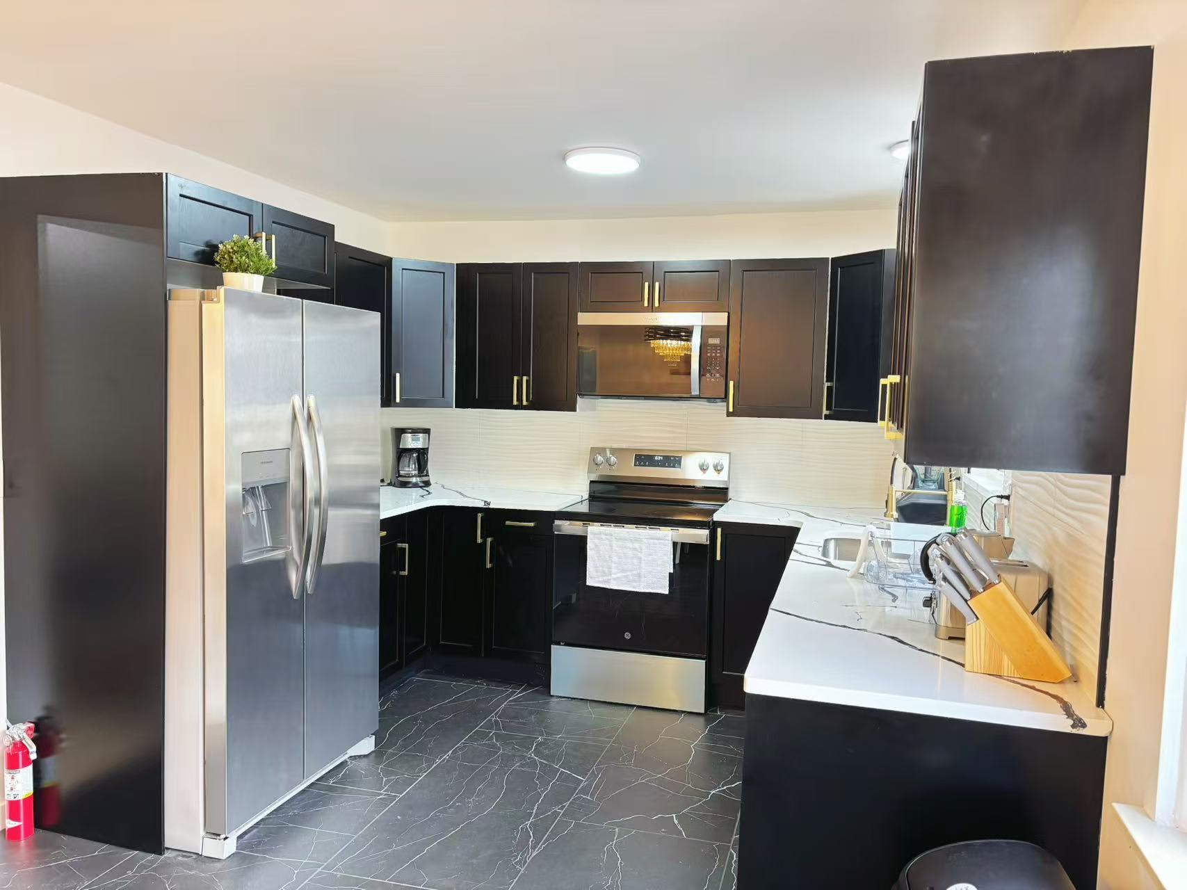 1567 Leroy Street – photo 4