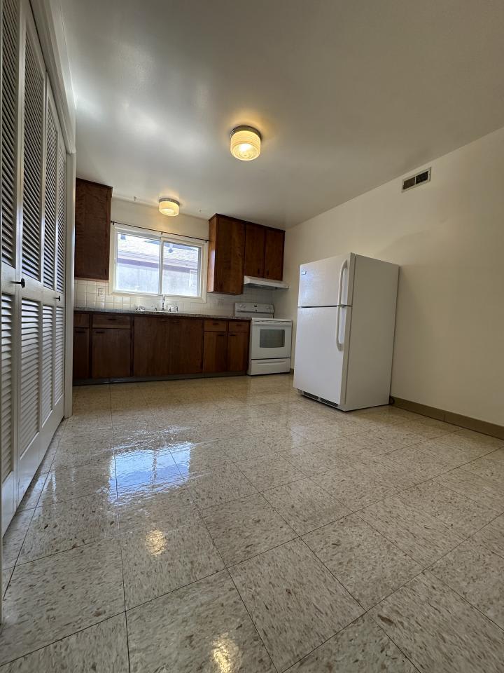 2139 Alderson Avenue – photo 3