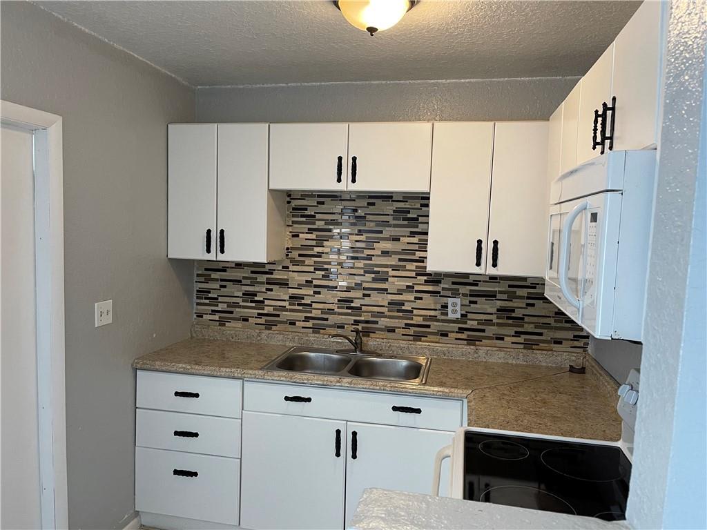 918 Northwest 24th Avenue – photo 5