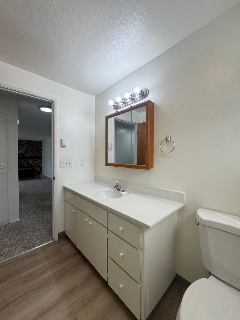 2bd/1ba Home with Garage, Indoor Sauna & Fenced Yard (GEB2) – photo 1