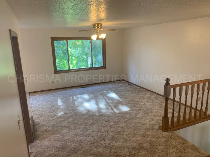 SPACIOUS 3 BD 2 BA HOUSE ON SOUTHEAST SIDE OF SIOUX FALLS – photo 4