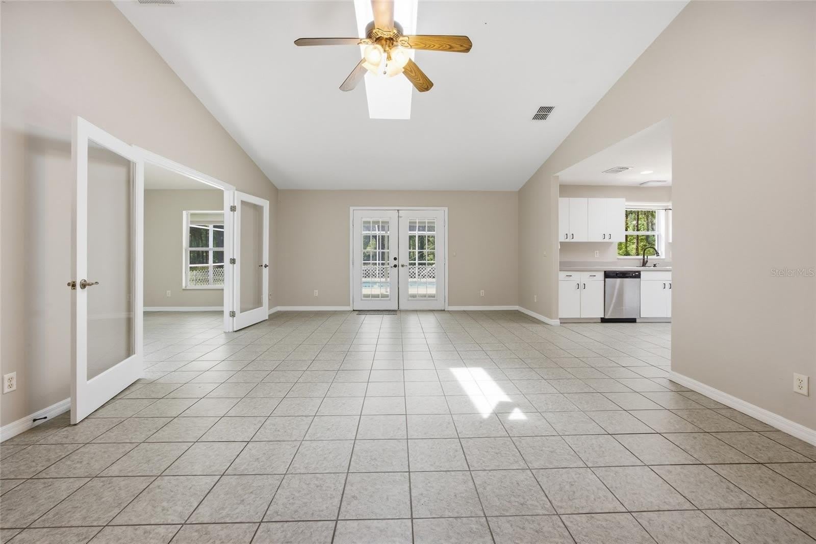 7050 NE STATE ROAD 121 – photo 3
