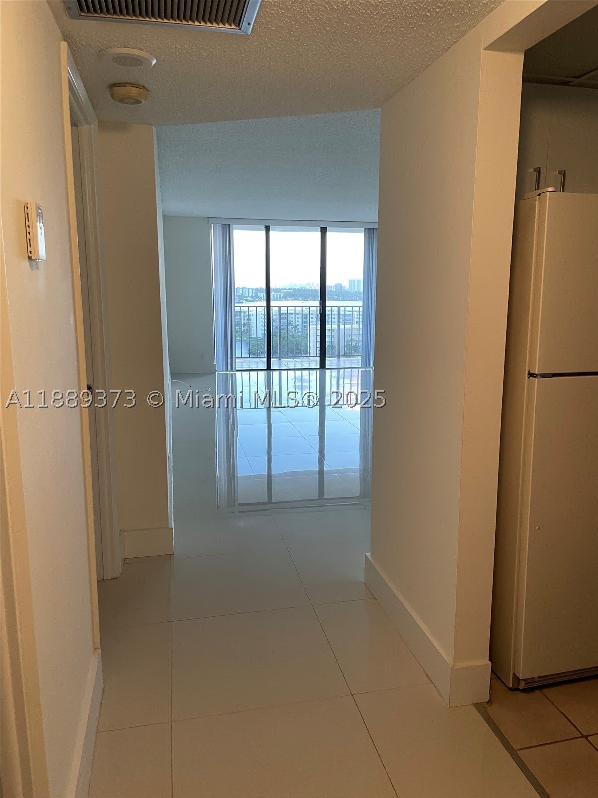 18151 NE 31st Ct – photo 3