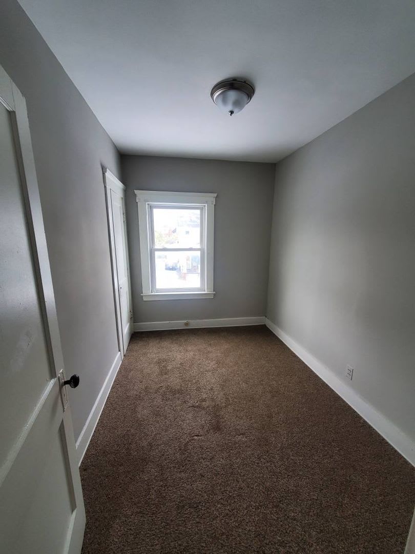 Charming 3-Bedroom Property in Prime Location (SECTION 8 VOUCHERS ACCEPTED) – photo 3