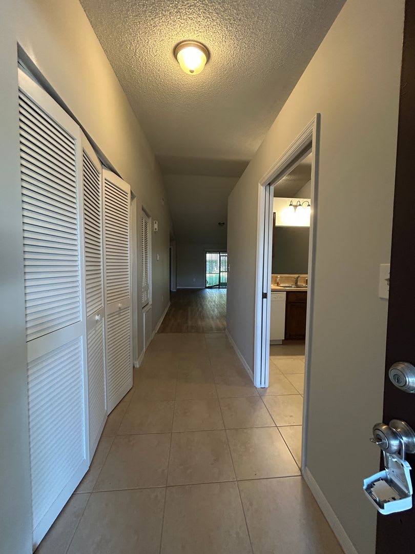 Beautiful & Well Maintained Brick Duplex in the heart of Melbourne Village! – photo 5