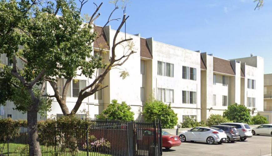 1230 West 39th St. – photo 1