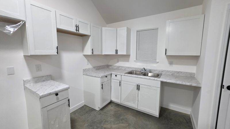 1031 N Willett St – photo 5
