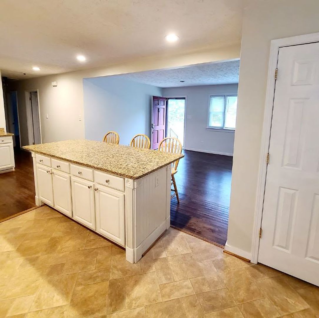 DARLING 3 BEDROOM RANCHER IN SANDSTON! – photo 5