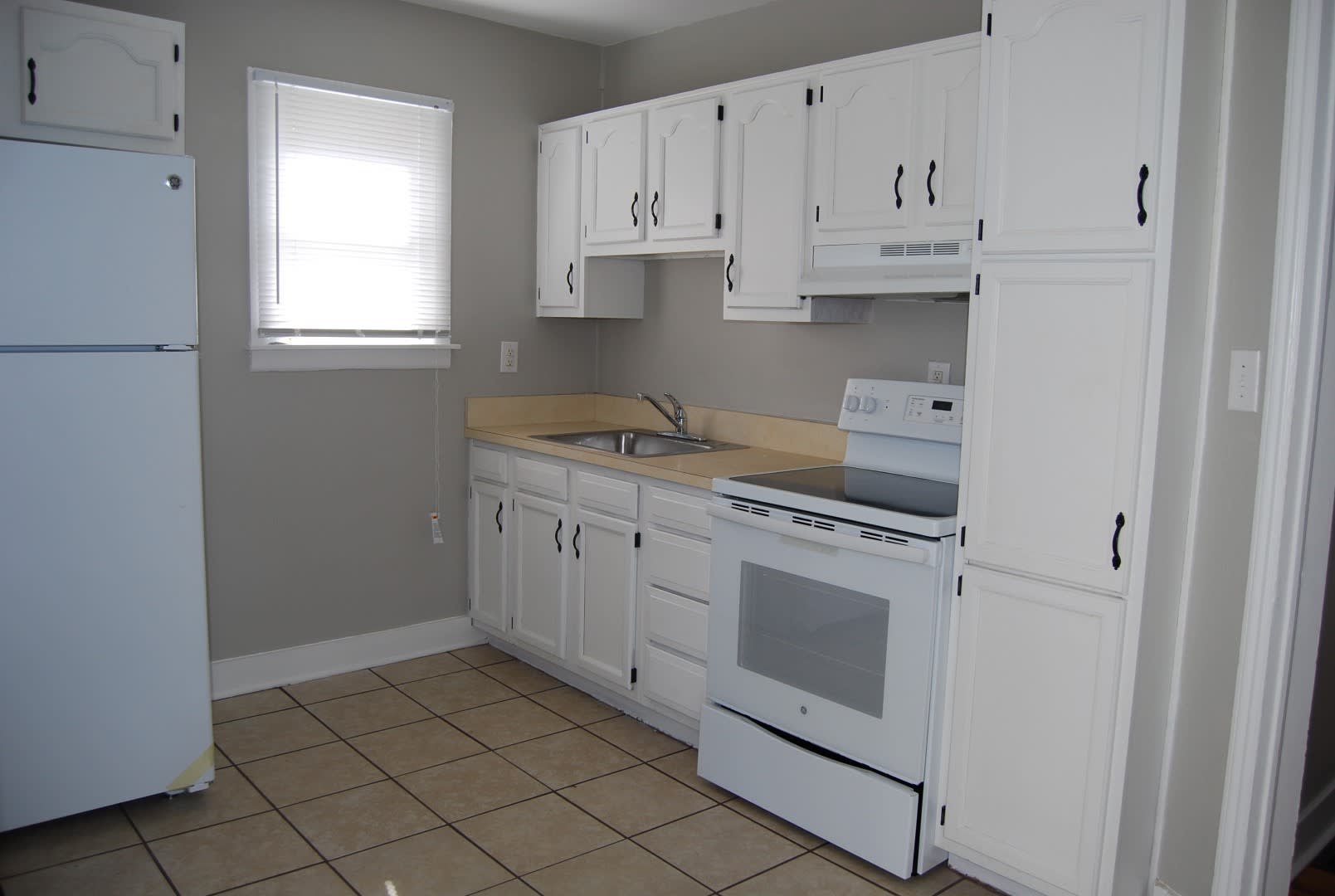Four Bedroom / 1.5 Bath Home in Parkway Village (Near U of L) – photo 5