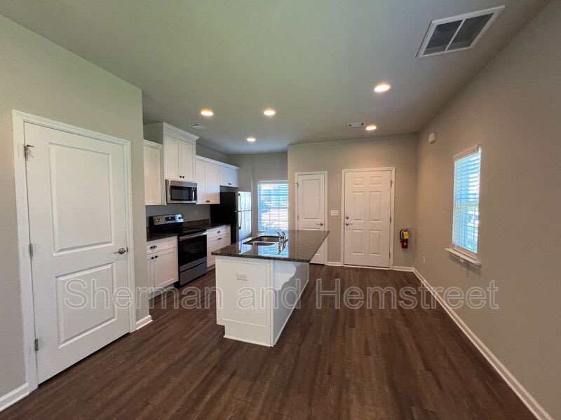 616 Dobhill Lane – photo 2