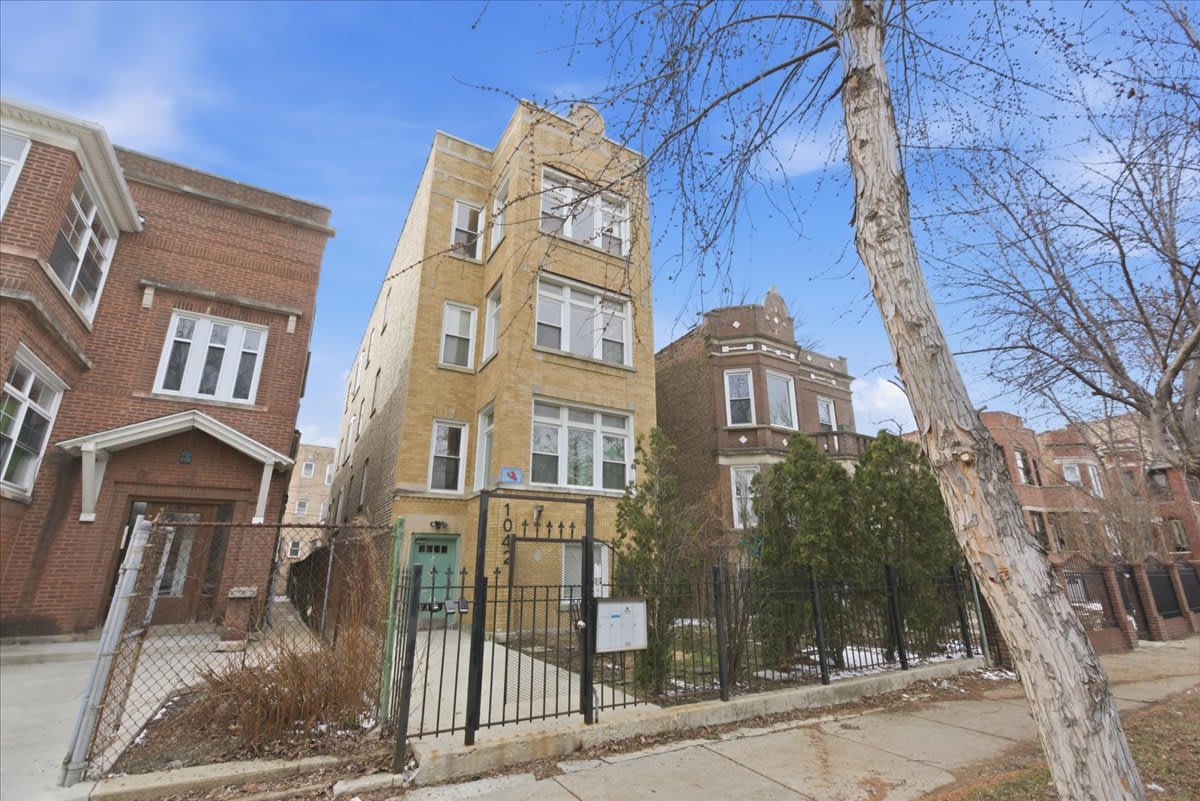 1042 North Kedzie Avenue – photo 1