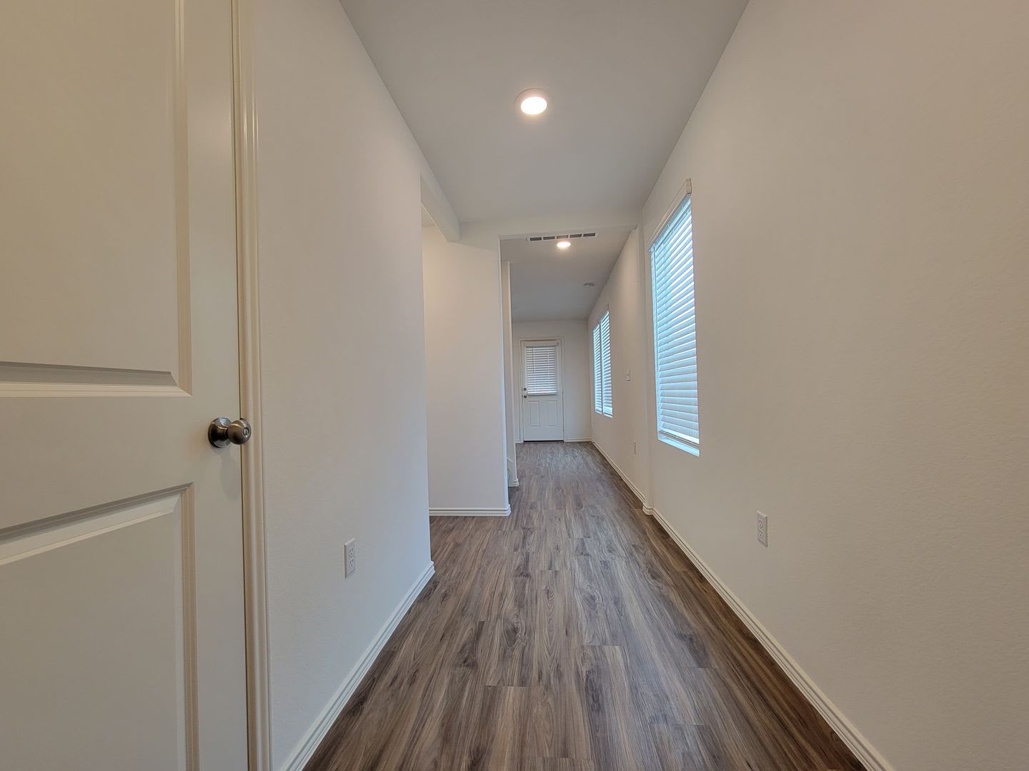 4 Year Old 3 Bed 2 5 Bath Townhome In Stony Ridge Near Tesla Circuit Of Americas Washer Dryer Included Stainless Appliances Quartz Countertops – photo 3