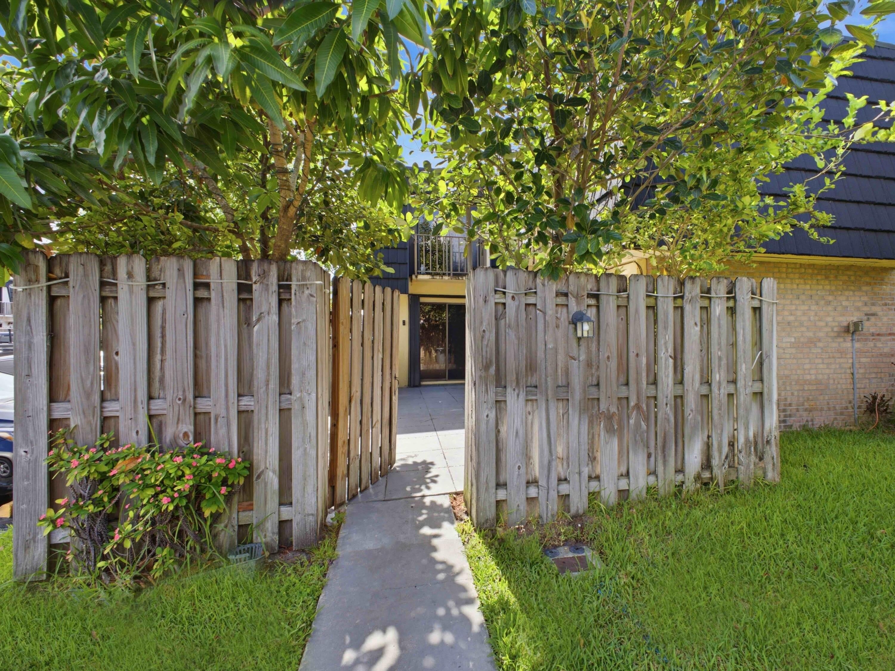 105 Woodland Road – photo 3