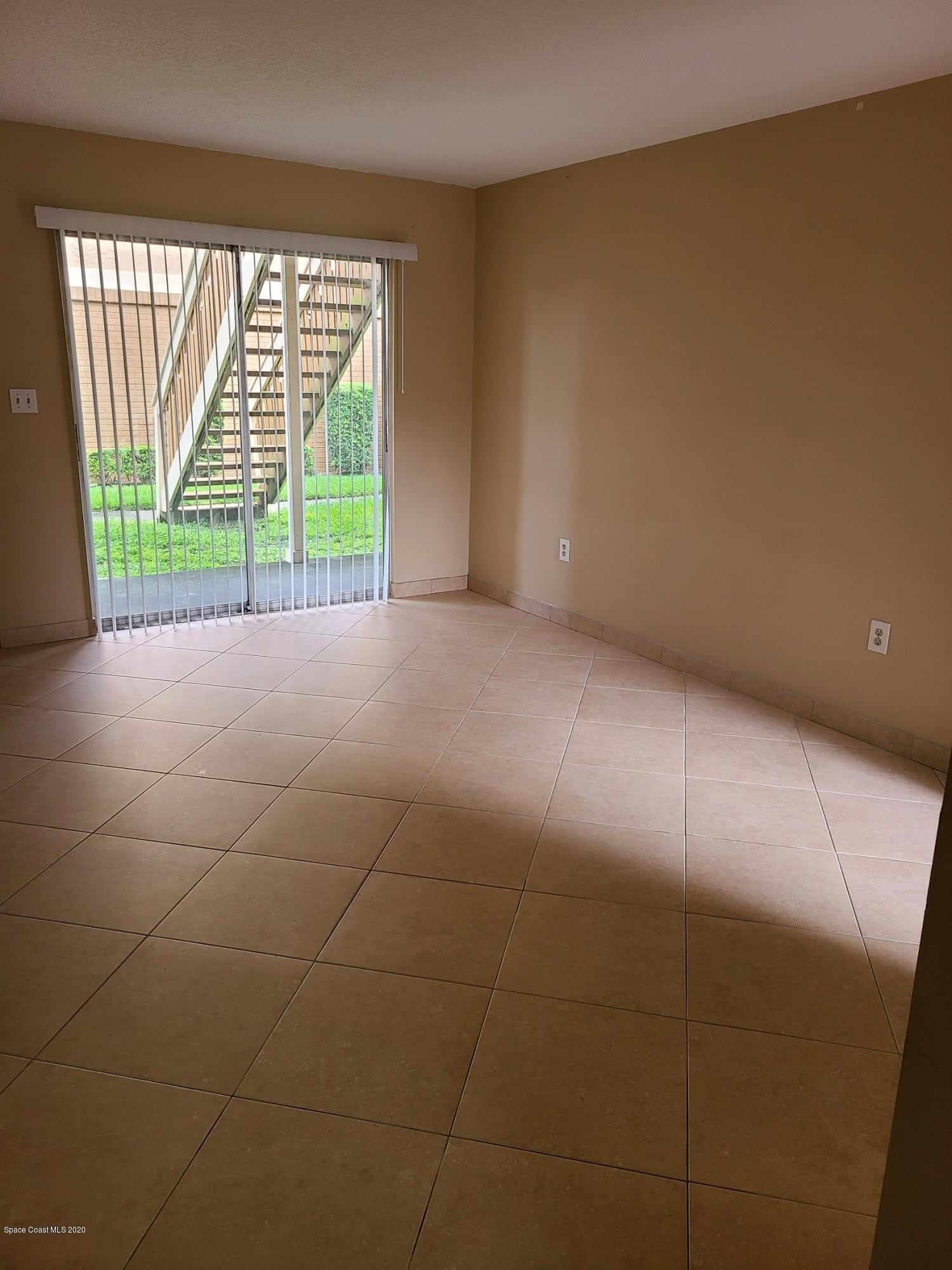 131 Bristol Court – photo 4
