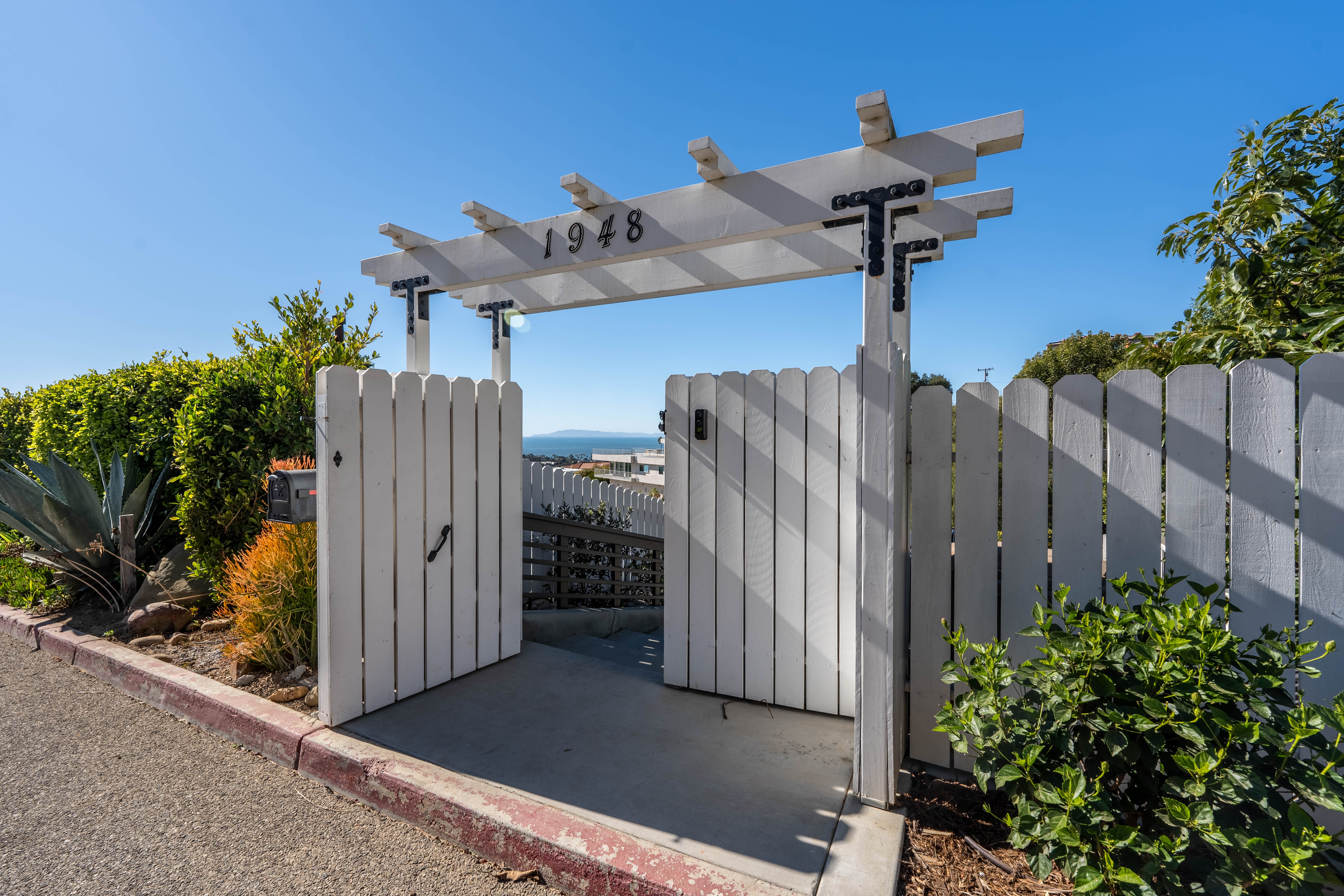 1948 Sunset Dr – photo 4