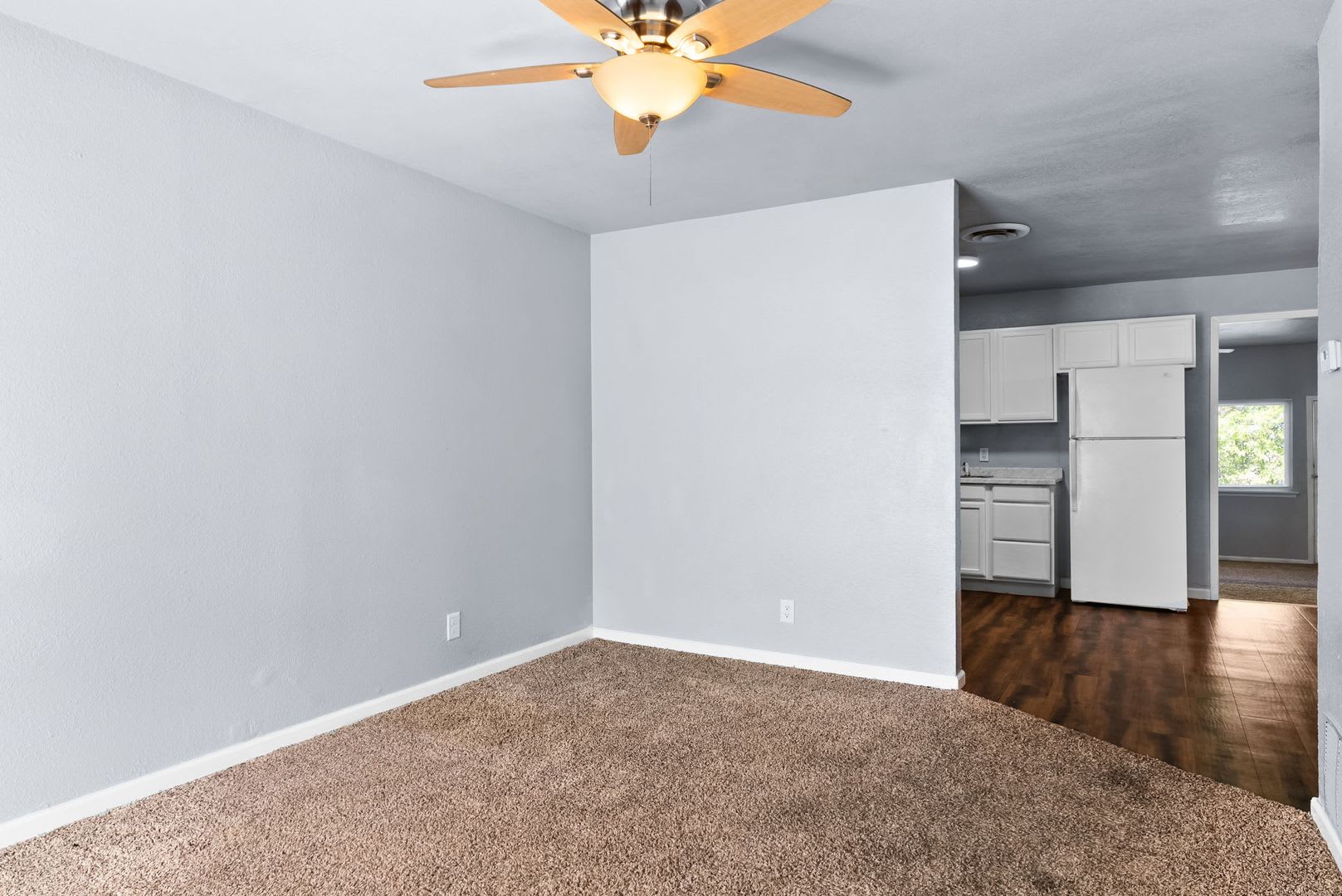 2709 Hillside Dr – photo 2