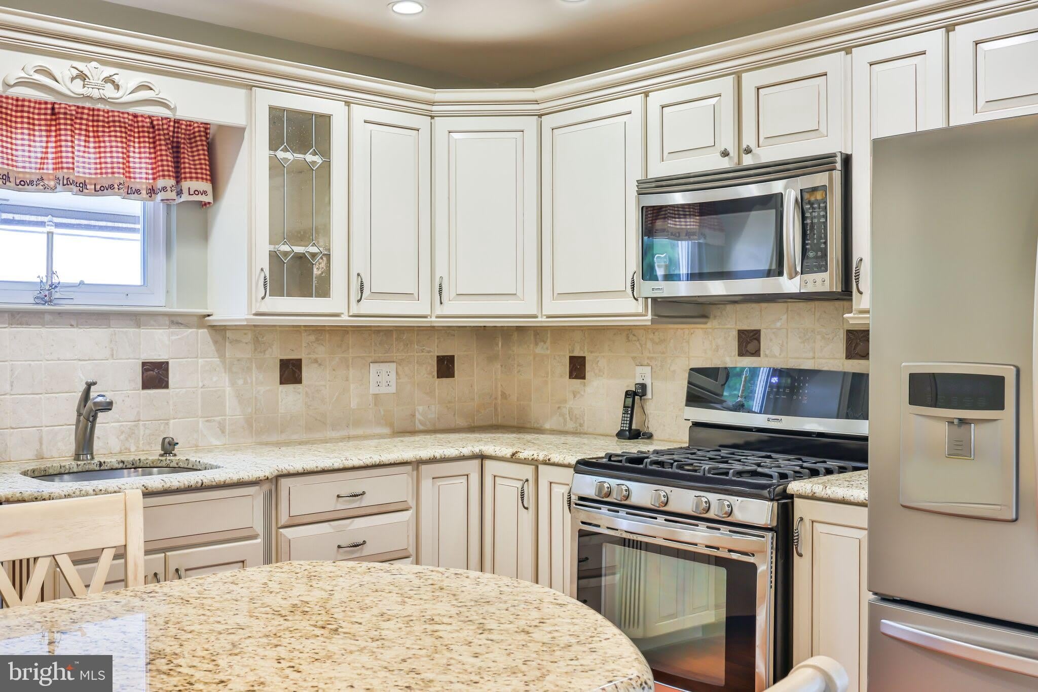 9898 WISTARIA Street – photo 4