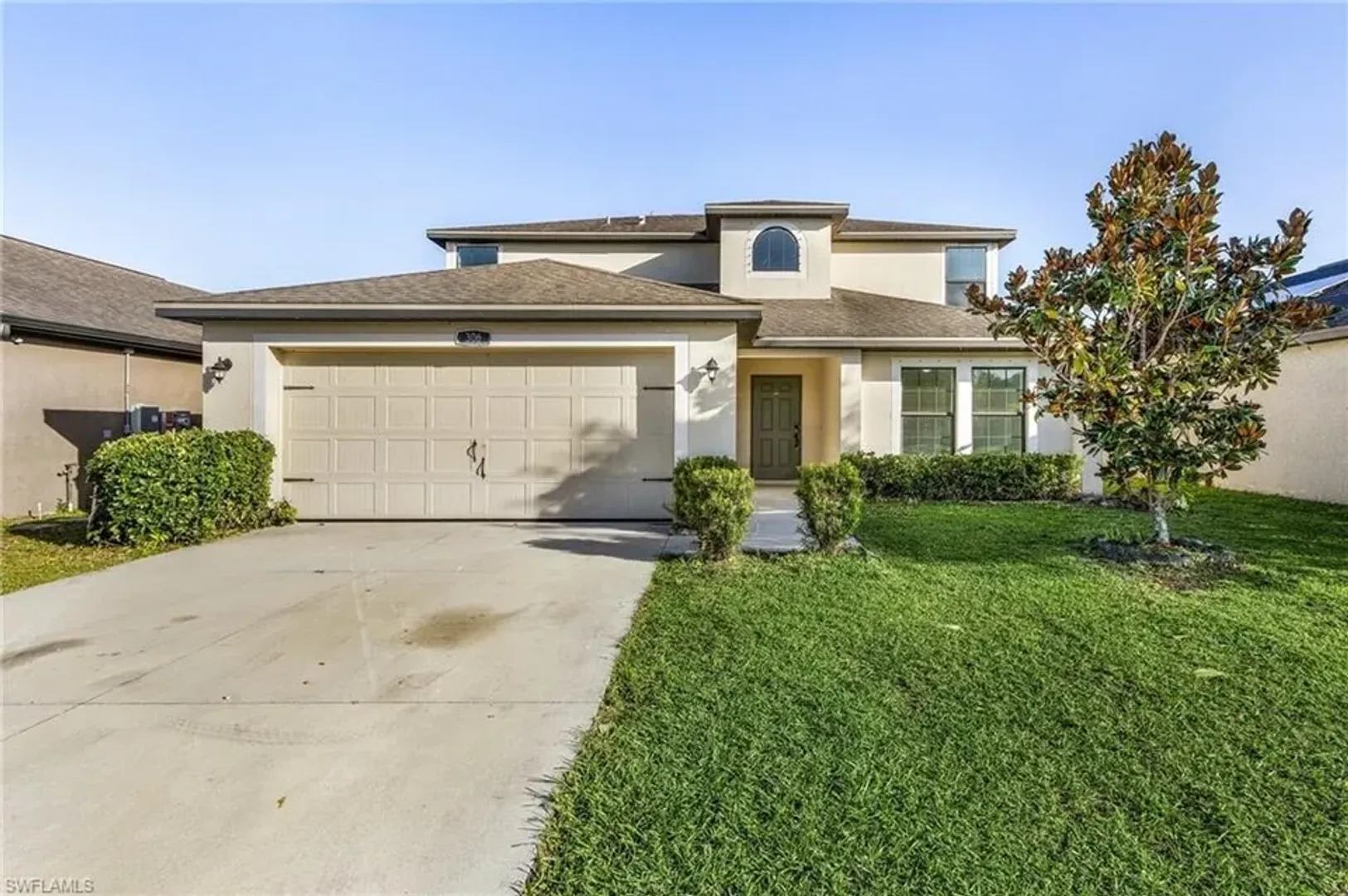 Stunning 5 Bedroom 2 5 Bath W Den – photo 1