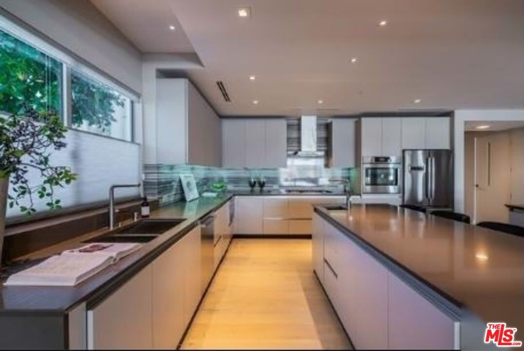 2391 Roscomare – photo 4