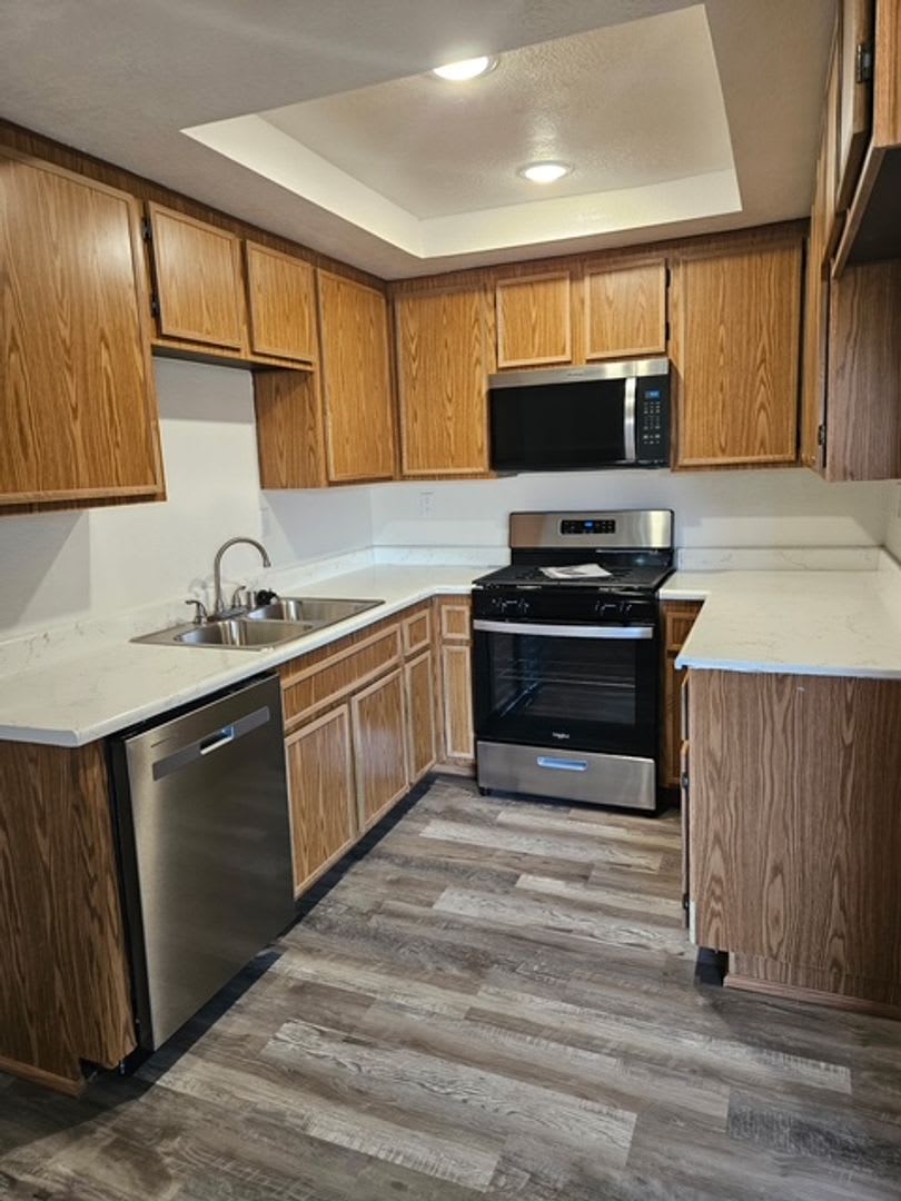 Valley View Village – photo 2