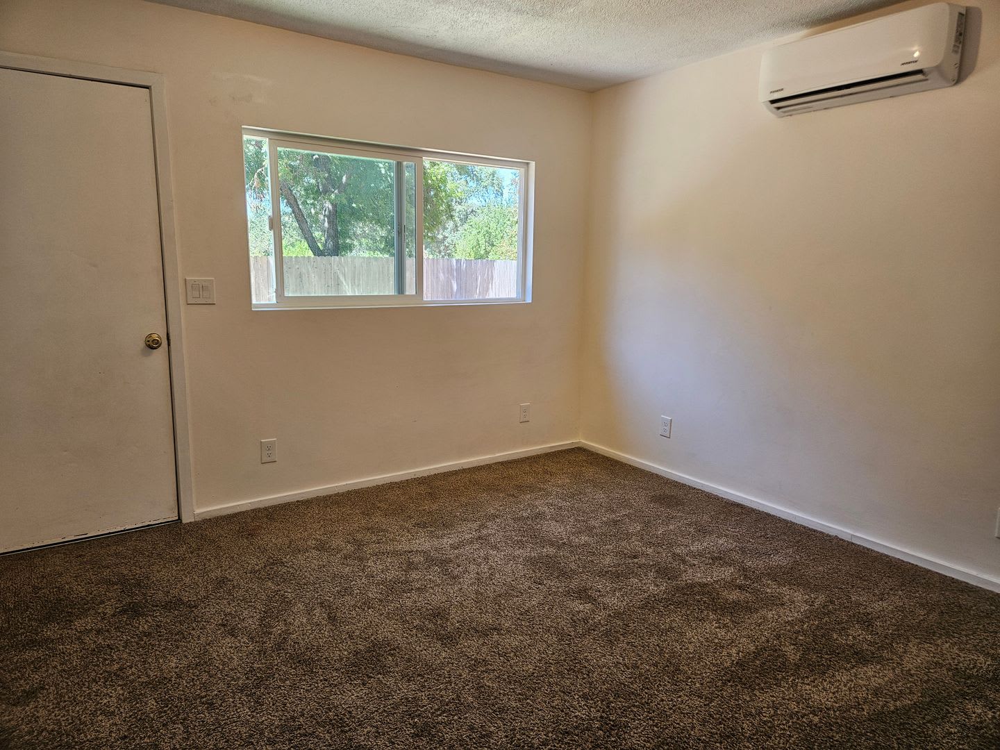 Studio with full bath – photo 3