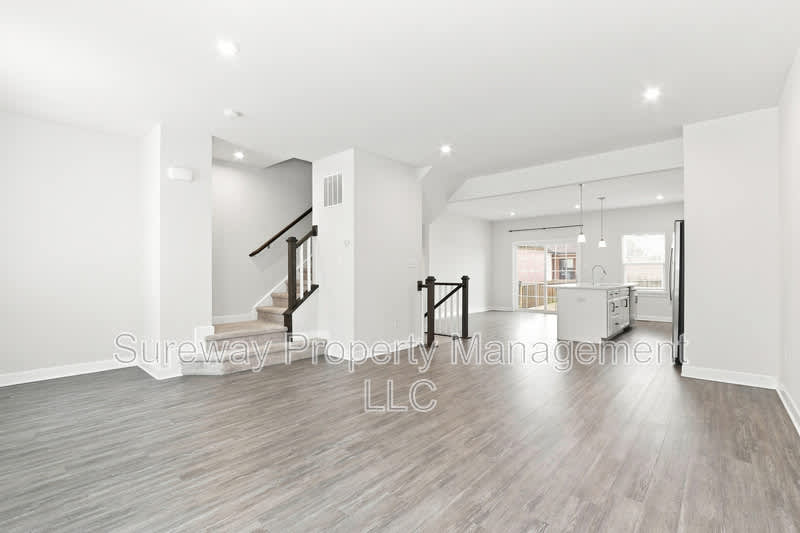 126 Nathan Dr – photo 3