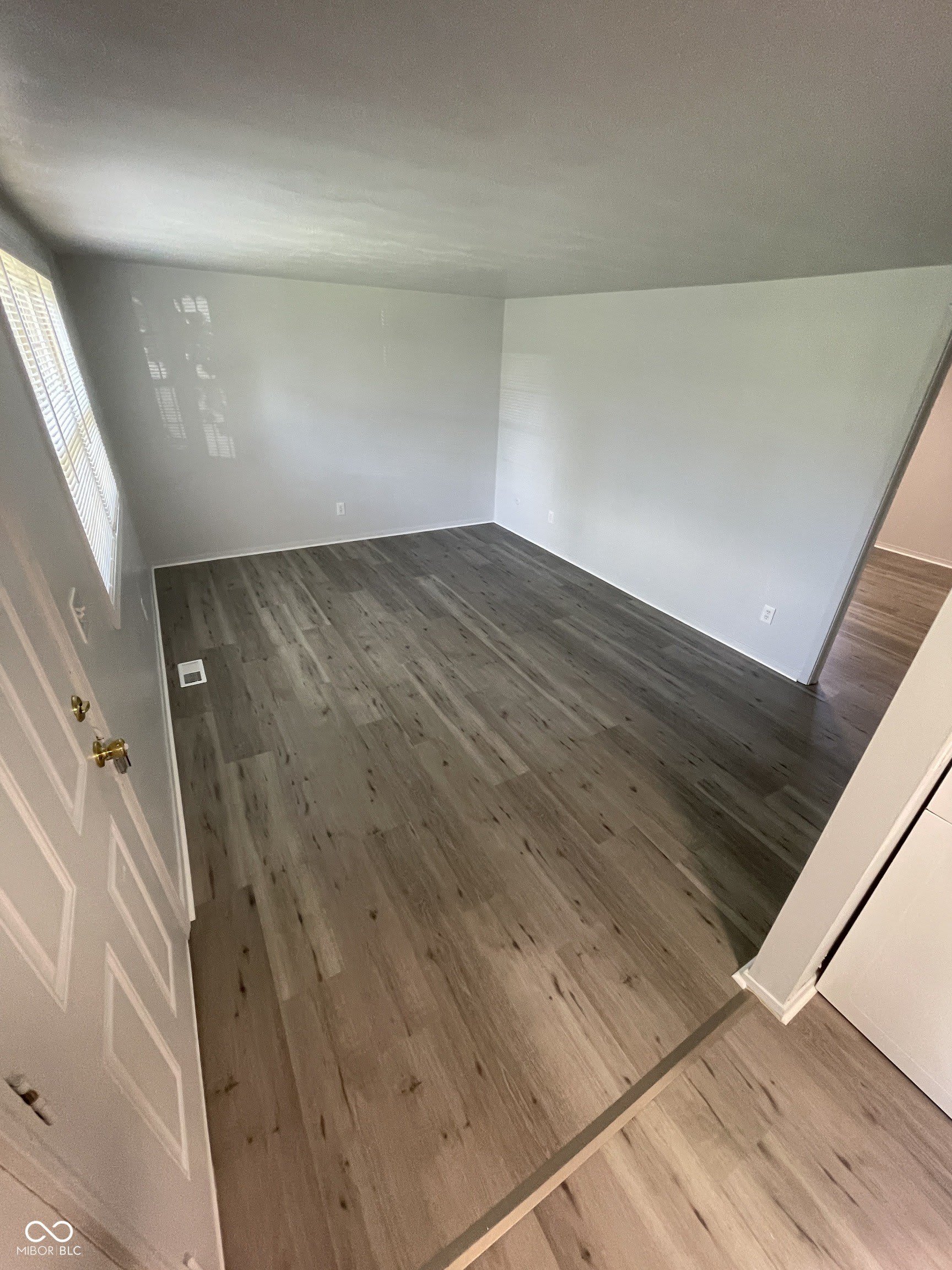 900 Sloan Street – photo 2