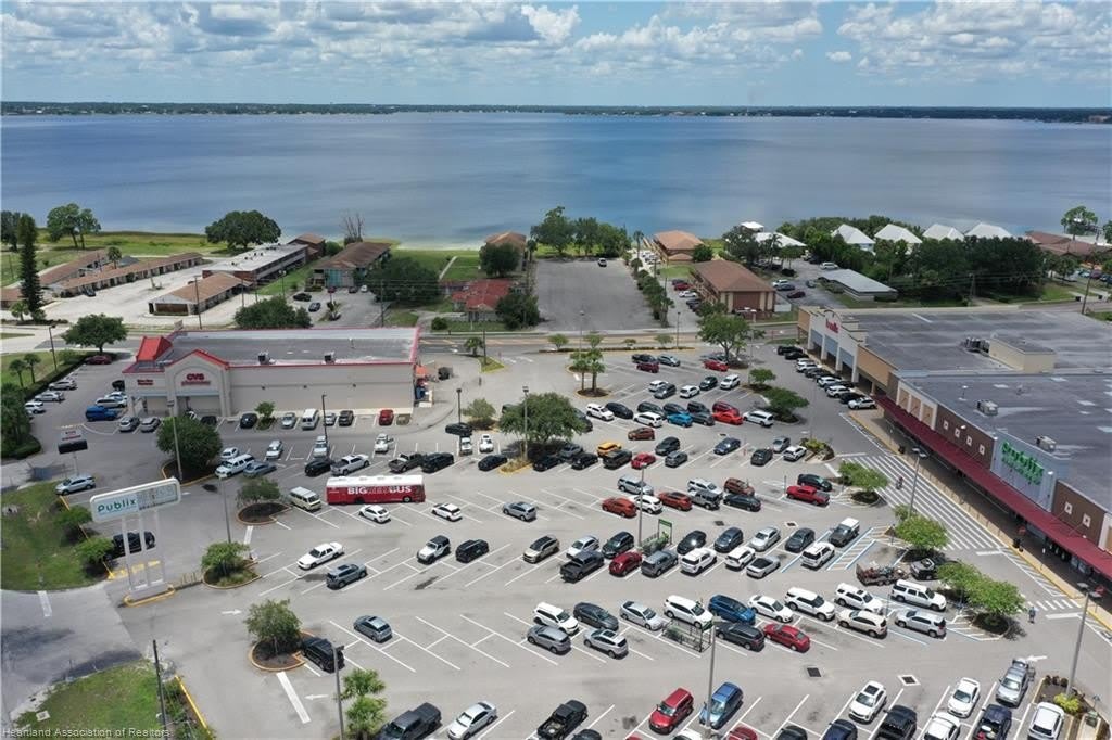1001 Lakeview Drive – photo 3