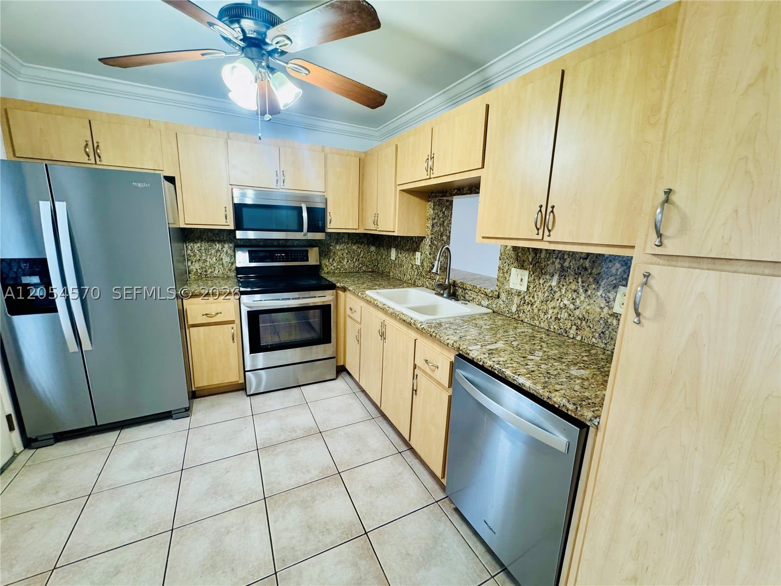 420 NE 12th Ave – photo 4