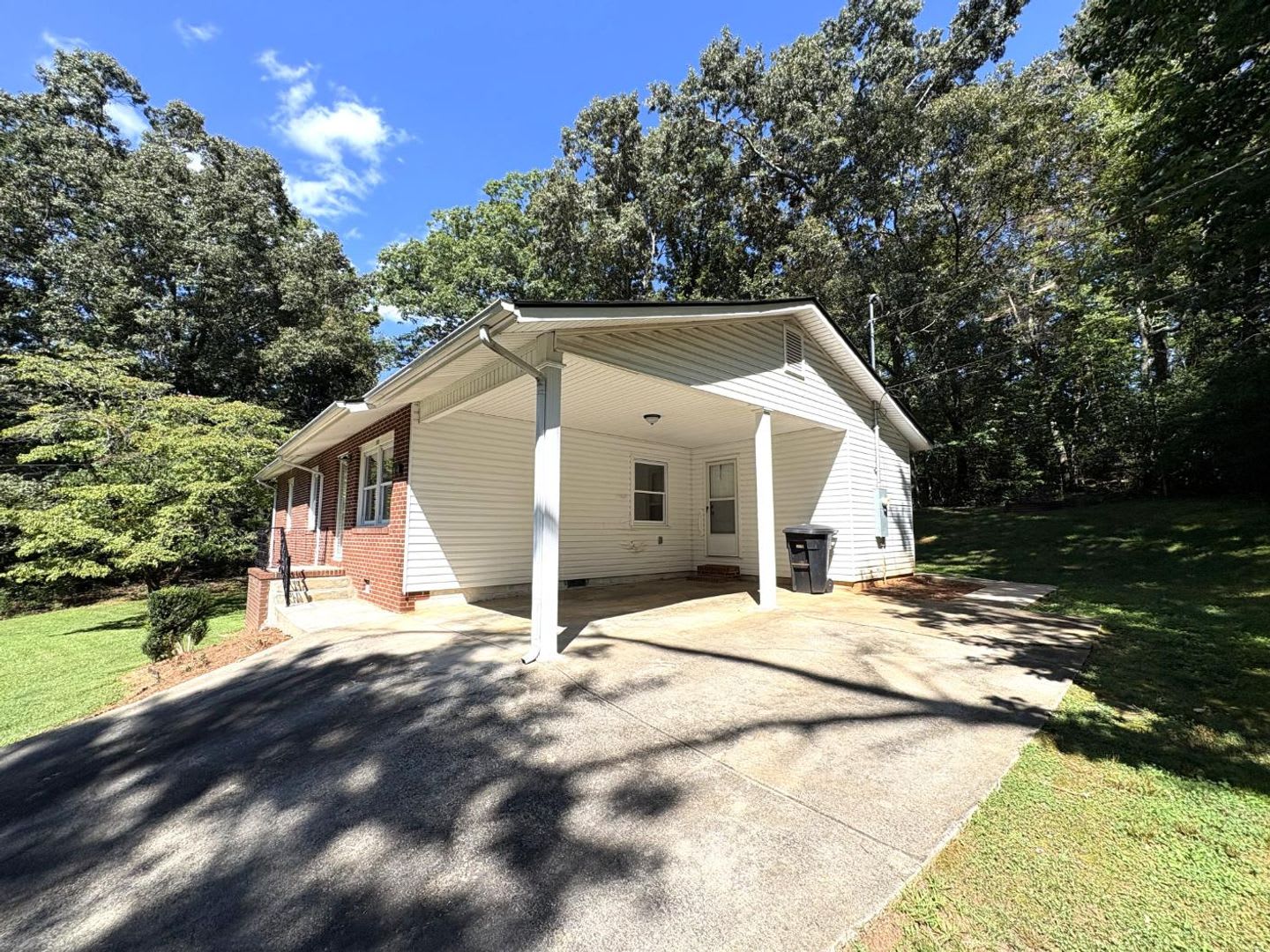 Close to Downtown Dahlonega and UNG campus! – photo 2