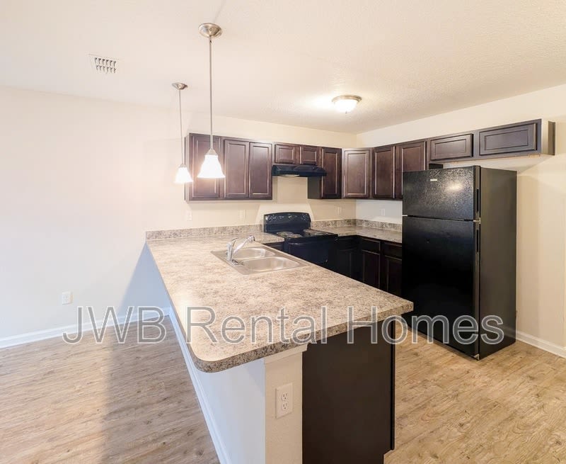 8441 McGirts Village Ln – photo 2