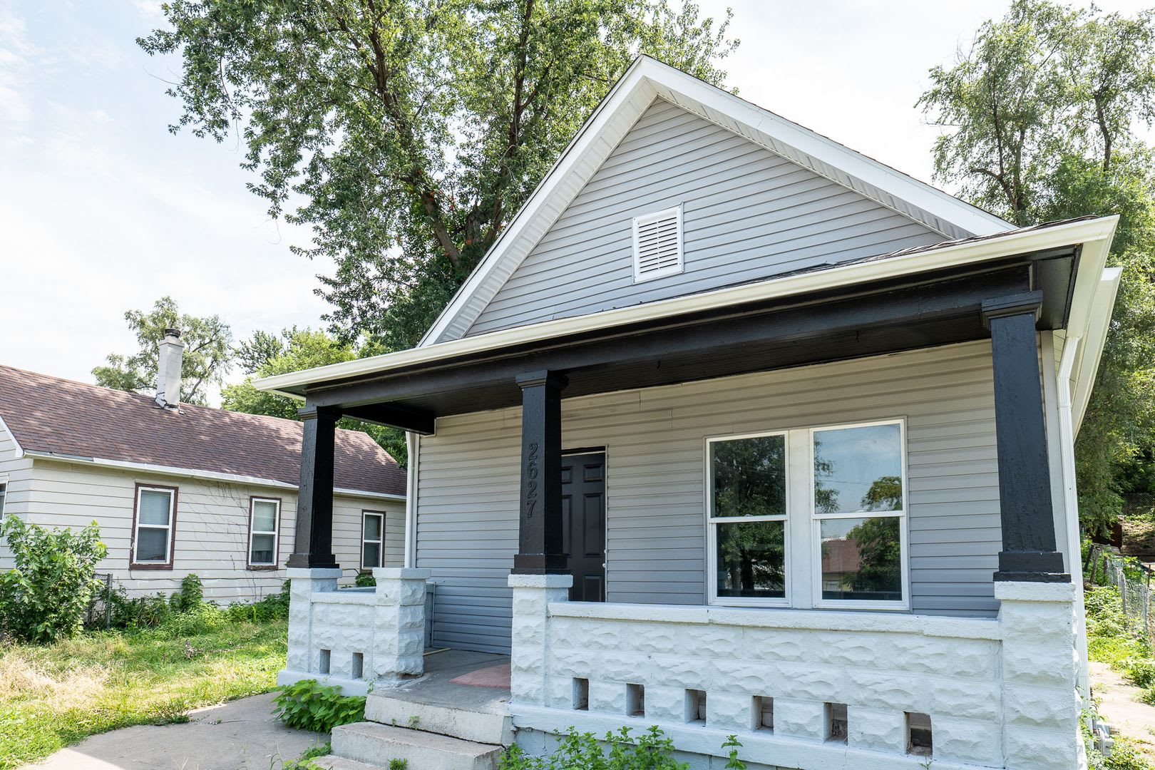 Cozy 2 Bedroom Home in South Omaha! – photo 1