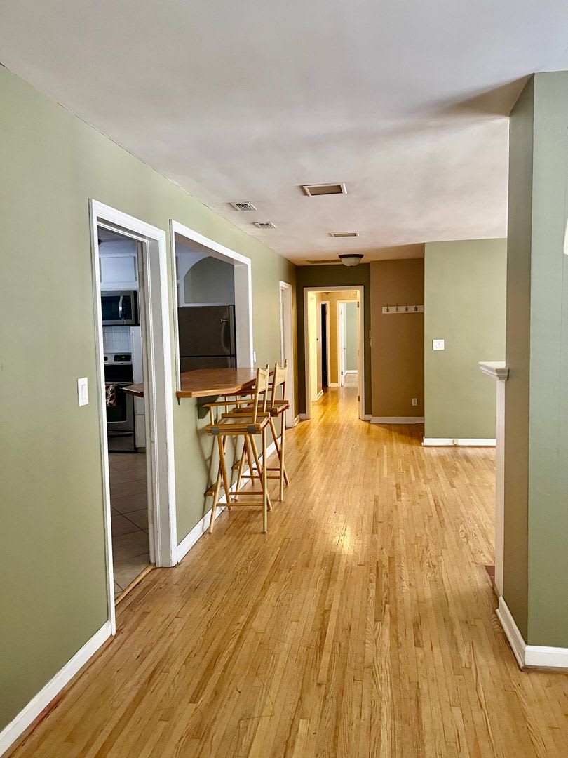 Beautiful 4 Bedroom 3 Bathroom Home In Historic University Heights Subdivision – photo 3
