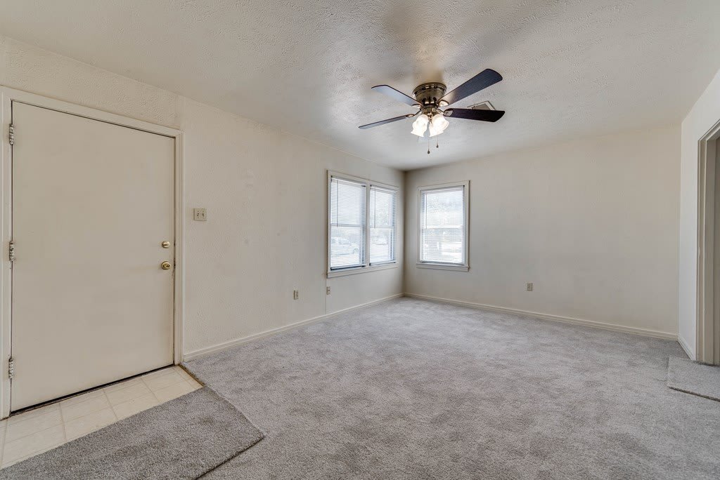 2708 Delano Ave – photo 3