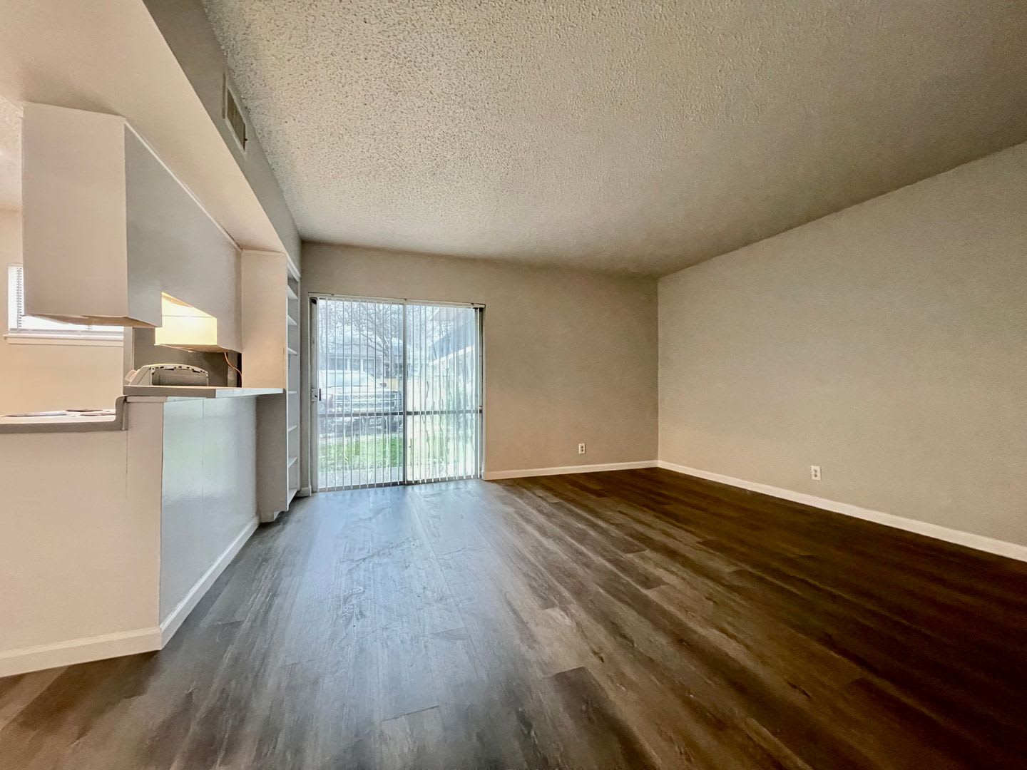 126 Scott St – photo 4