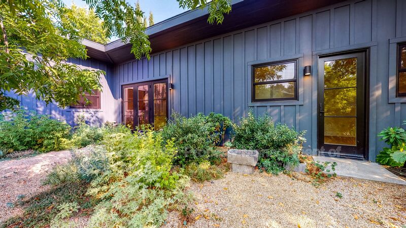 945 Brown St – photo 1