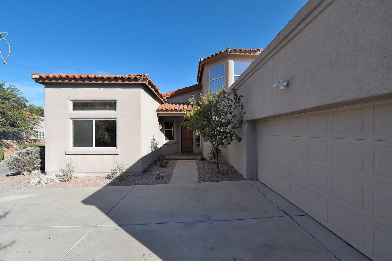 5677 N Placita Paisaje – photo 1
