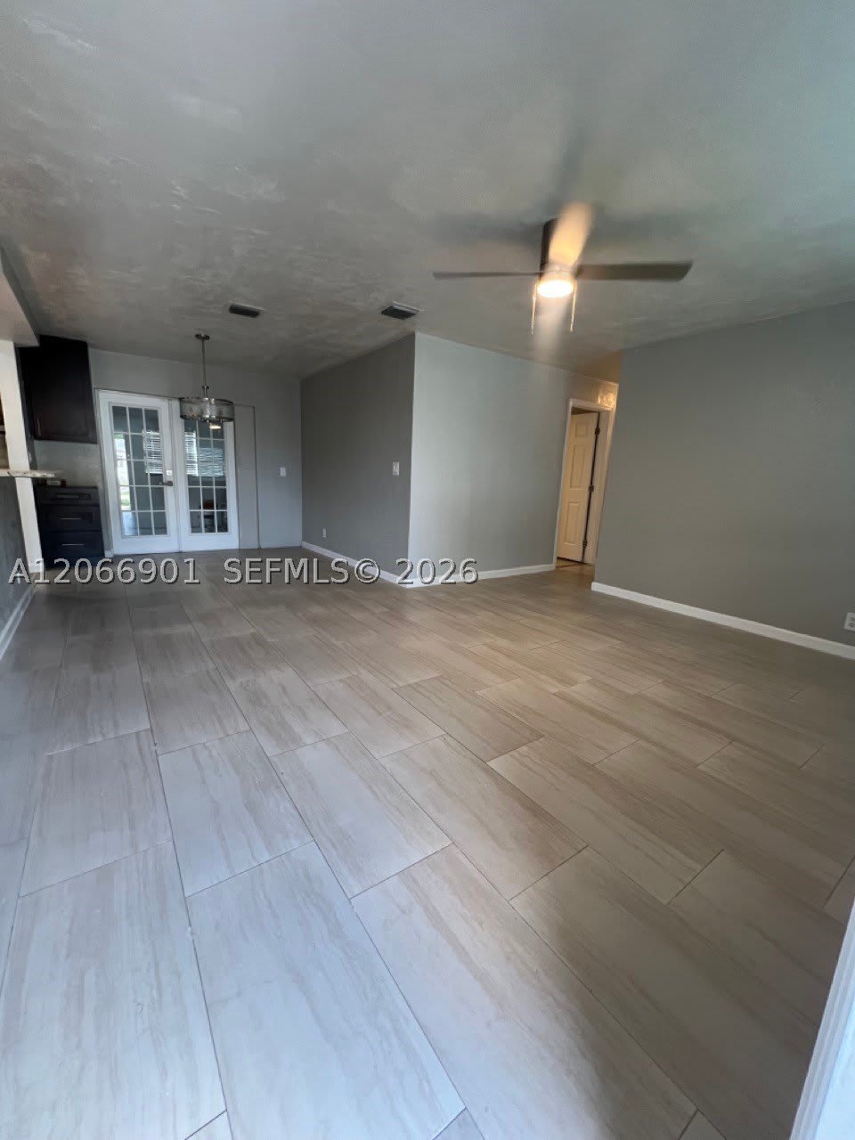 5271 NE 8th Ter – photo 4